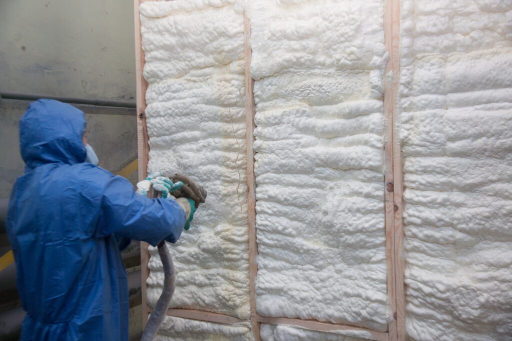 Insulation of walls with foam